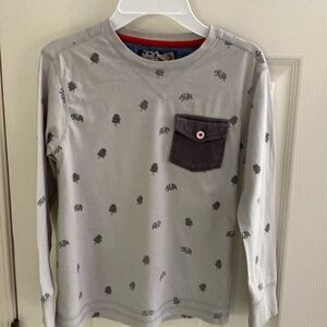 Long sleeve graphic tee boys size 6/7